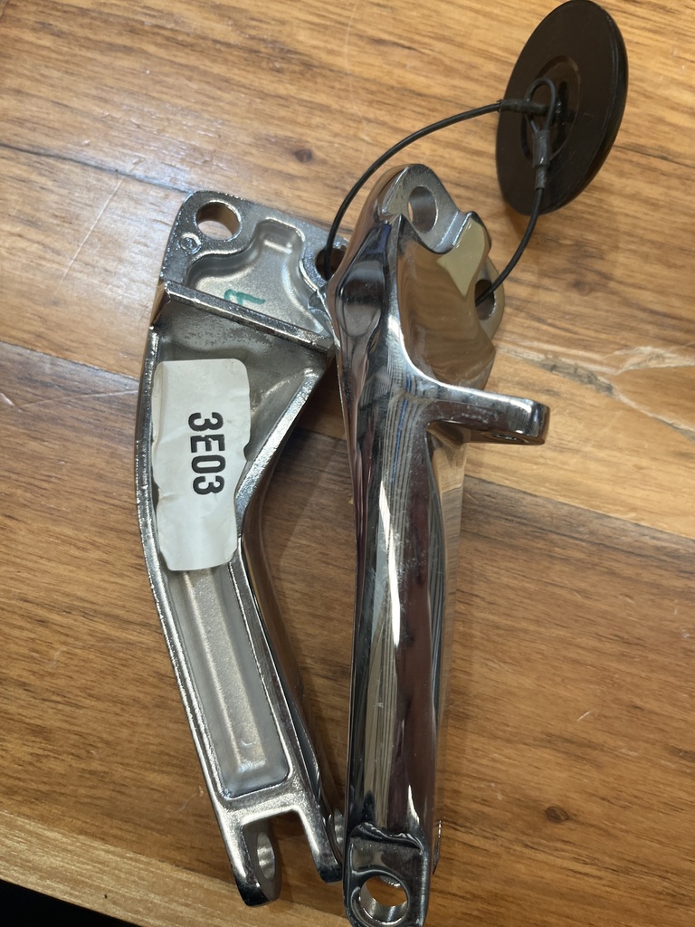 KIT, PASSENGER FOOTPEG SUPPORT DYNA