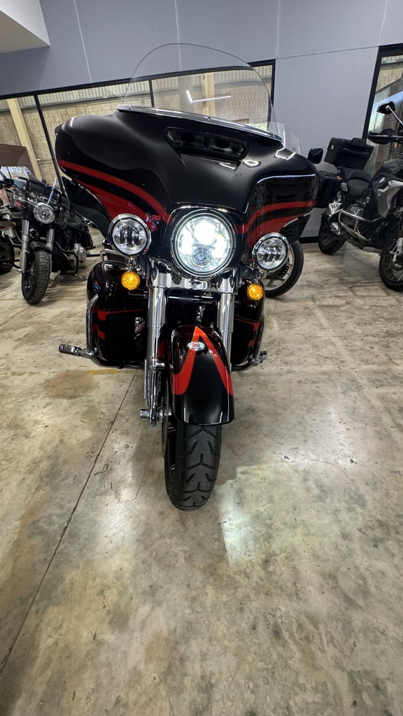 ULTRA LIMITED CVO 2017